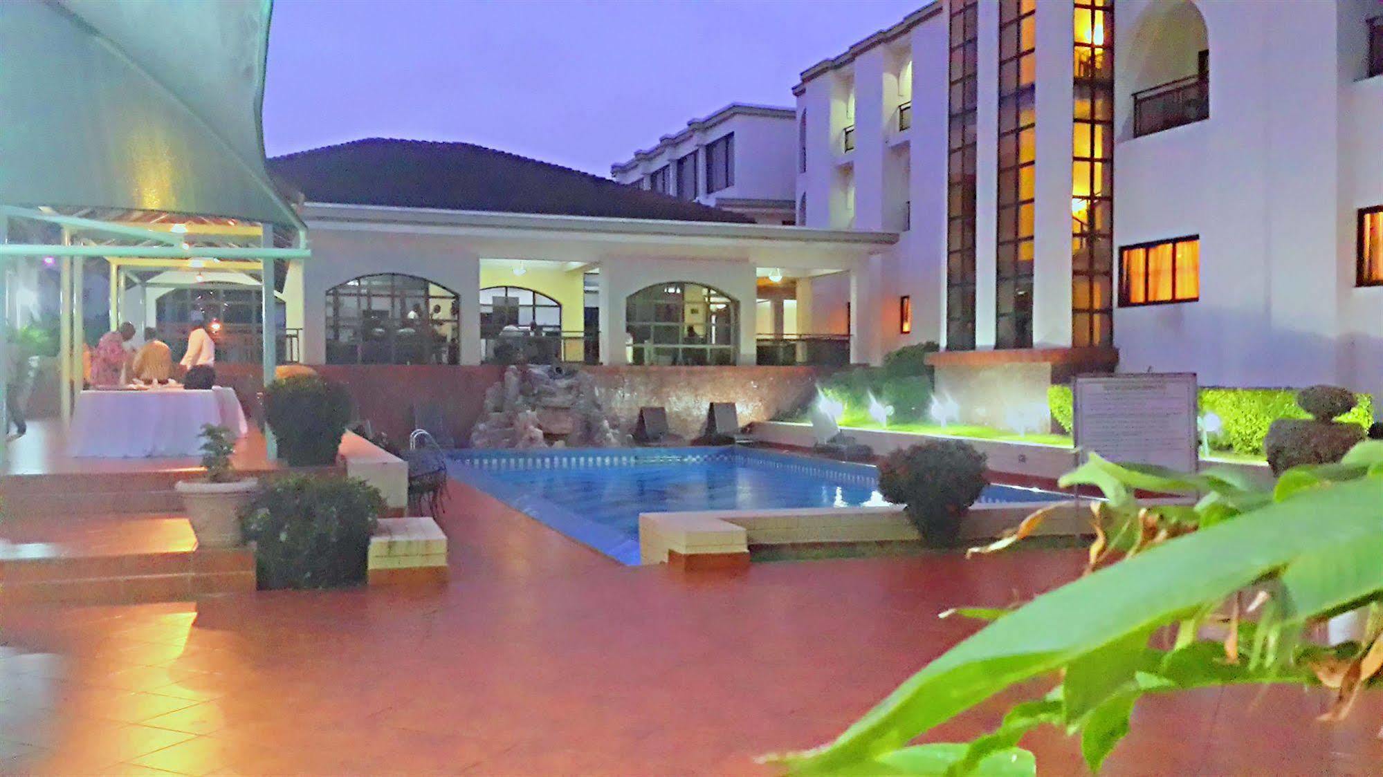 M Plaza Hotel Accra Esterno foto