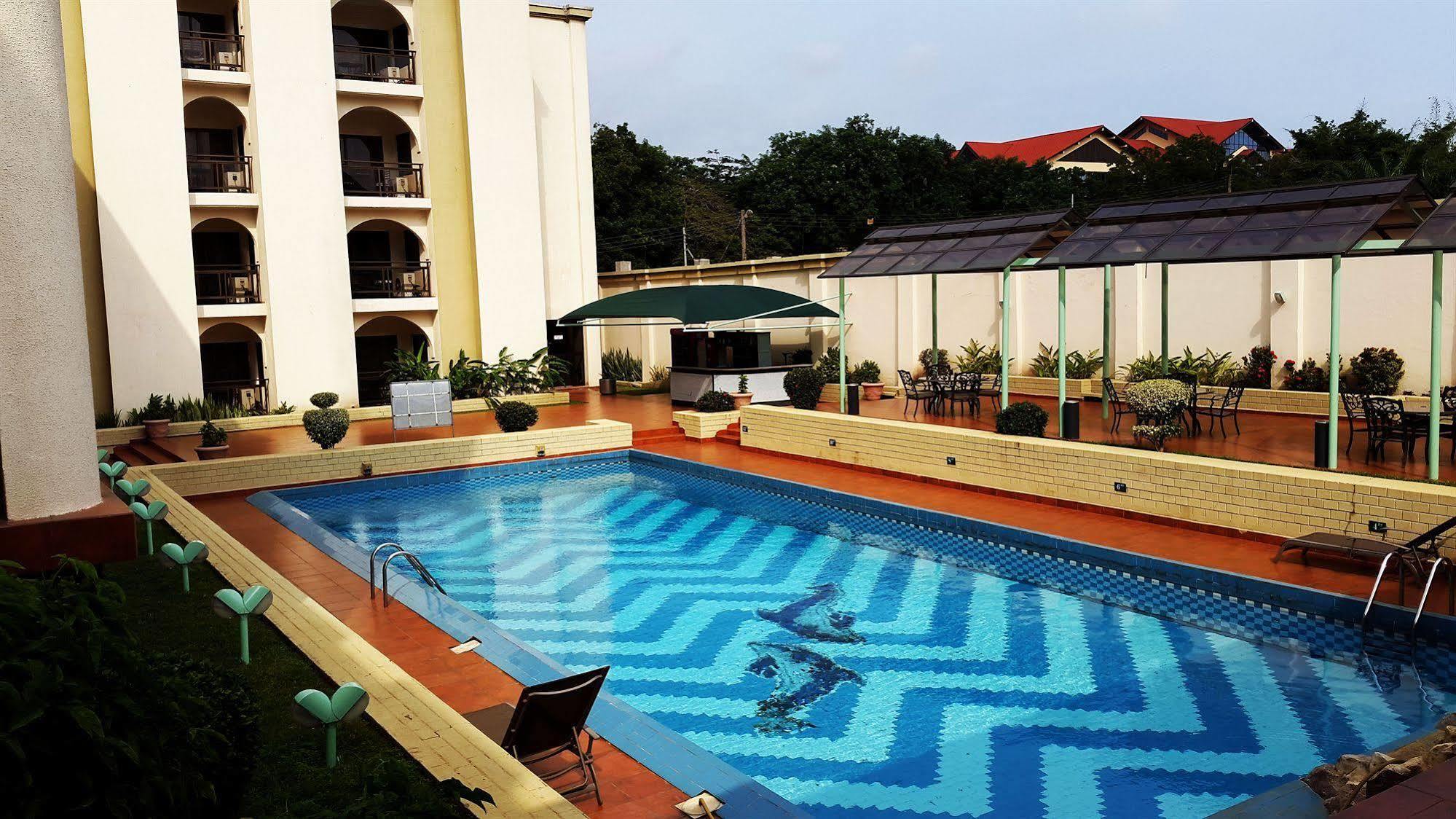 M Plaza Hotel Accra Esterno foto